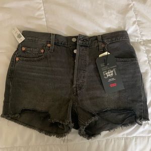 BRAND NEW ARITZIA HIGH RISE LEVIS 501 SHORT